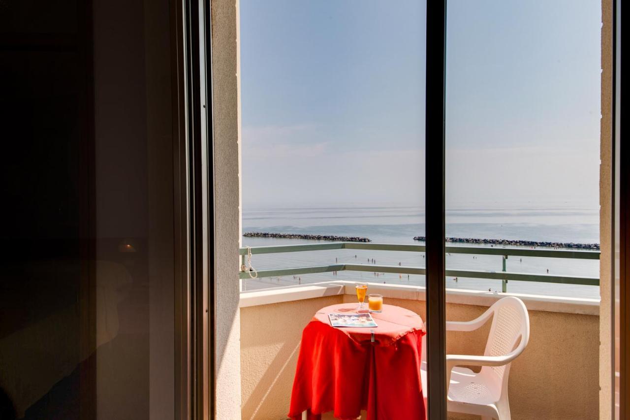 Hotel Majestic Bellaria-Igea Marina Zewnętrze zdjęcie